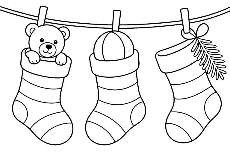 Drei Weihnachtssocken - Ausmalbild ab 4 Jahren